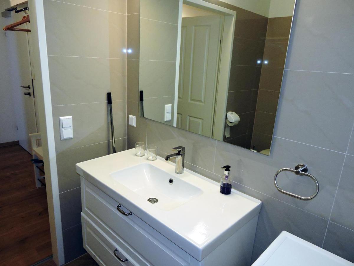 211 Amsterdam, Studio Apartment, 30M2 1-4 Pers Klagenfurt am Woerthersee Luaran gambar