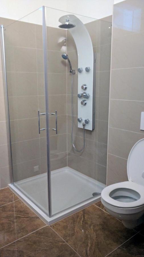 211 Amsterdam, Studio Apartment, 30M2 1-4 Pers Klagenfurt am Woerthersee Luaran gambar