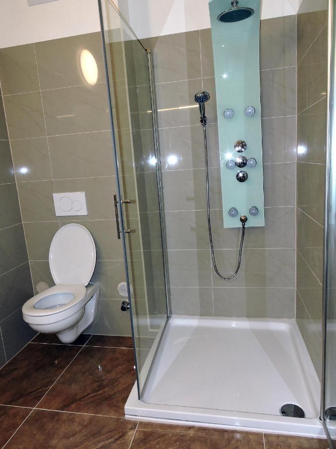 211 Amsterdam, Studio Apartment, 30M2 1-4 Pers Klagenfurt am Woerthersee Luaran gambar